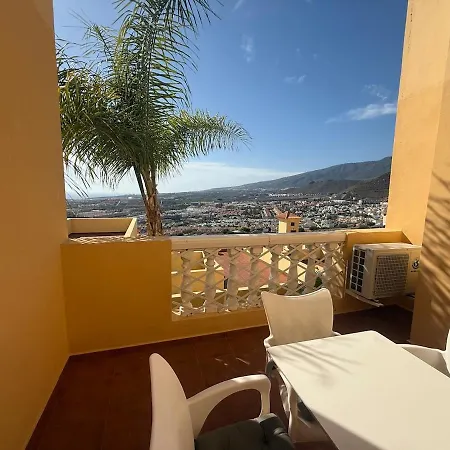 Four Horizons Apartment